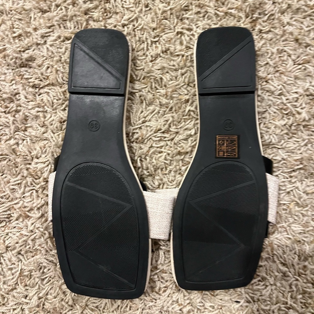 CUTE SANDALS CREAM/BLACK SIZE 38/7.5 - Picture 4 of 5